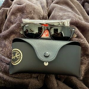 Ray-Ban Classic Black Sunglasses with Case